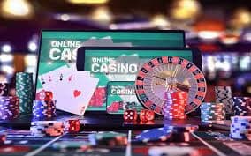 Antarmuka aplikasi mobile eaglecraft menampilkan meja live-dealer dengan dealer langsung dan kontrol taruhan yang kompak